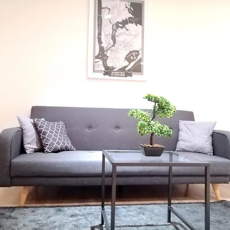 Apartmán Sehr Schoene In Koeln-brueck Mit Eigenem Parkplatz *