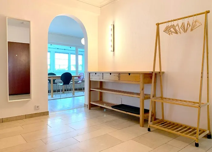 Sehr Schoene In Koeln-brueck Mit Eigenem Parkplatz Apartman