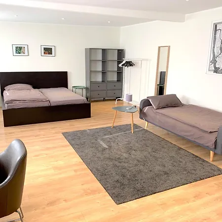 Schoene 3-zimmer-wohnung In Koeln-brueck Mit Eigenem Parkplatz