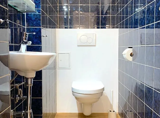 Sehr Schoene In Koeln-brueck Mit Eigenem Parkplatz * 쾰른