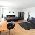 Sehr Schoene In Koeln-brueck Mit Eigenem Parkplatz アパート *