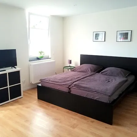 Sehr Schoene In Koeln-brueck Mit Eigenem Parkplatz *