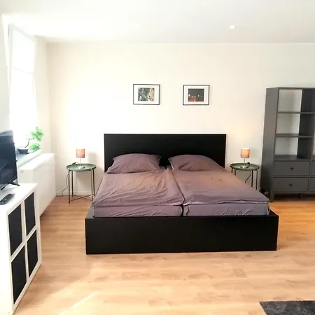 Sehr Schoene In Koeln-brueck Mit Eigenem Parkplatz Köln