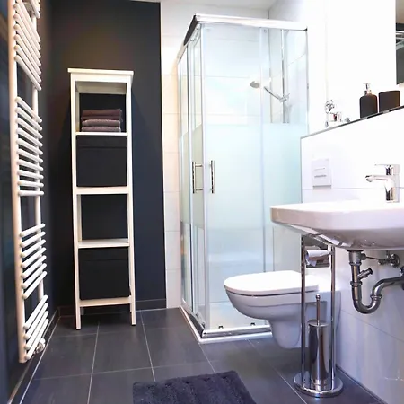 Sehr Schoene In Koeln-brueck Mit Eigenem Parkplatz * Cologne