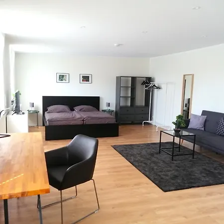 Sehr Schoene In Koeln-brueck Mit Eigenem Parkplatz Daire *