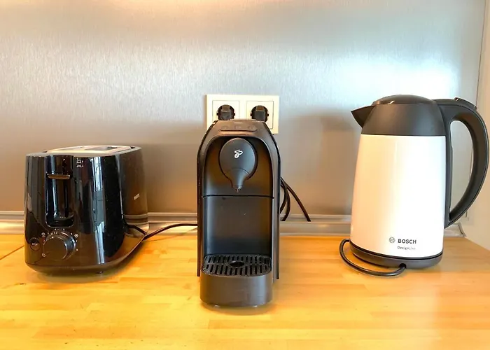 Sehr Schoene In Koeln-brueck Mit Eigenem Parkplatz Lägenhet *