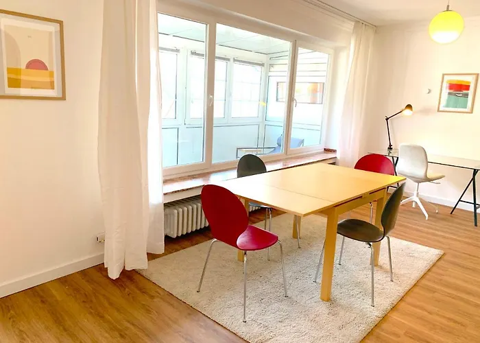 Sehr Schoene In Koeln-brueck Mit Eigenem Parkplatz ケルン