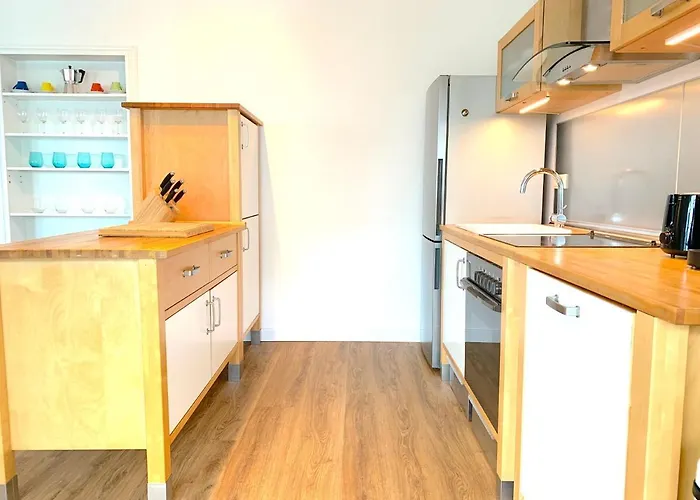 Sehr Schoene In Koeln-brueck Mit Eigenem Parkplatz * Кёльн