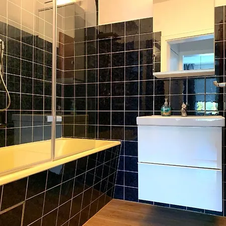 דירה Schoene 3-zimmer-wohnung In Koeln-brueck Mit Eigenem Parkplatz קלן